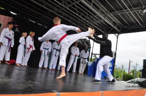 Tojang Taekwondo klubbs visning under Frivilligdagen på CCVest i mai 2017. Foto: Carolina Malbran 